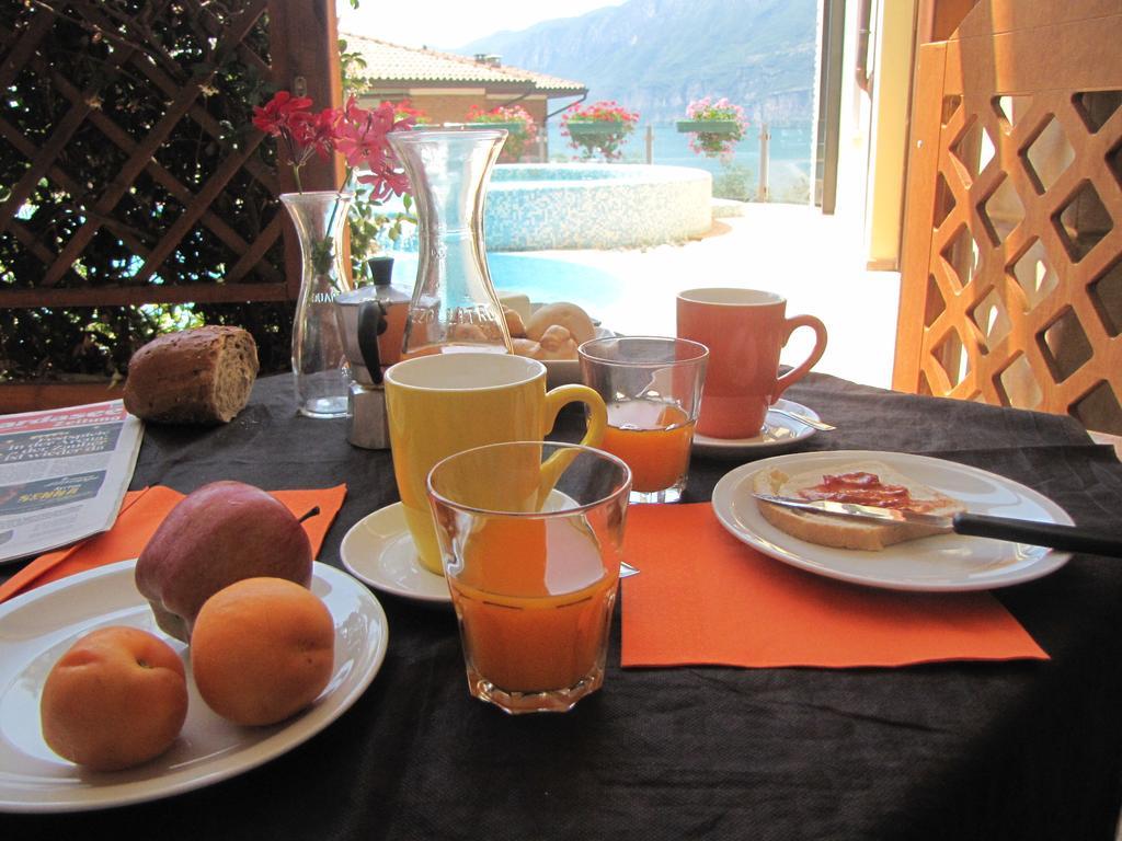 Residence Rosemary Brenzone sul Garda Εξωτερικό φωτογραφία